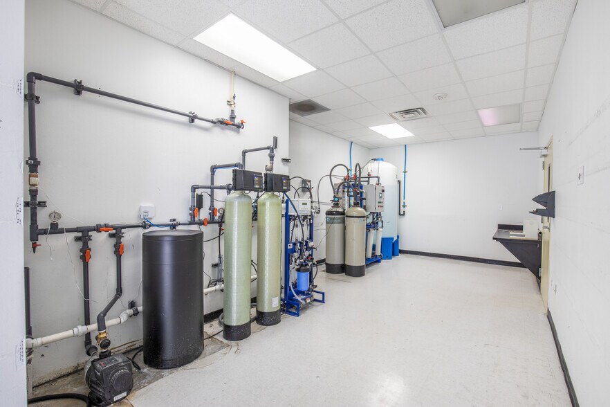 More Photos Of 27 E Hibiscus Blvd, Melbourne Medical For Sale