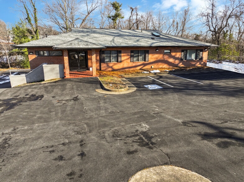 More Photos Of 1502 Featherstone Rd, Woodbridge Medical For Sale