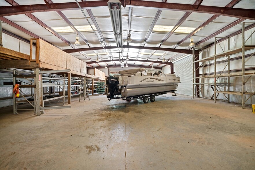 More Photos Of 533 Crest Dr, Easley Industrial For Sale