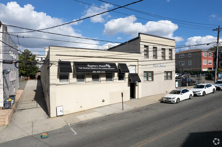 Primary Photo Of 1310 5th St, North Bergen Medical For Lease