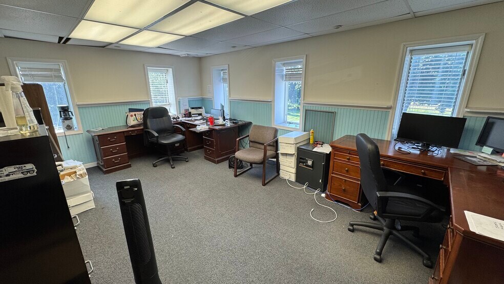 More Photos Of 231 Moorestown Dr, Bath Manufacturing For Sale