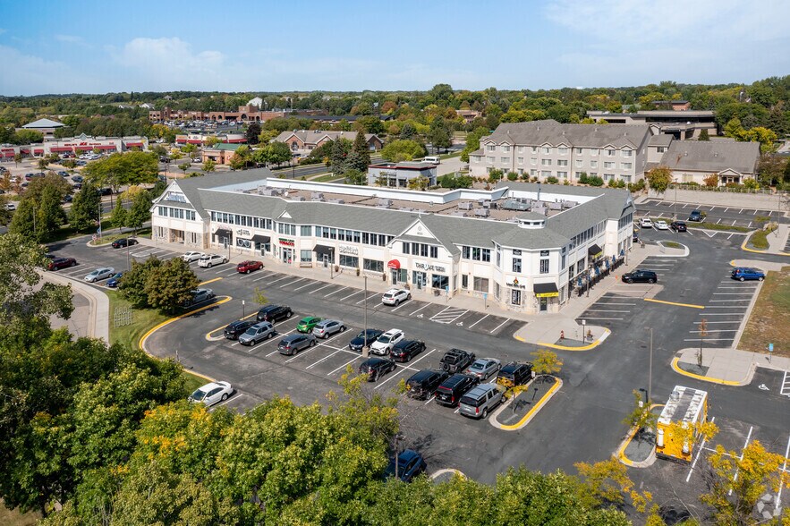 More Photos Of 580-600 Market St, Chanhassen Unknown For Lease