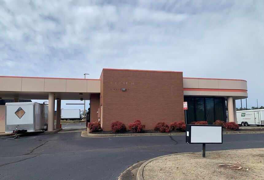 More Photos Of 12412-12450 Gayton Rd, Richmond Unknown For Lease