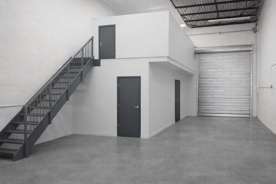 More Photos Of 6761 W Sunrise Blvd, Plantation Warehouse For Lease