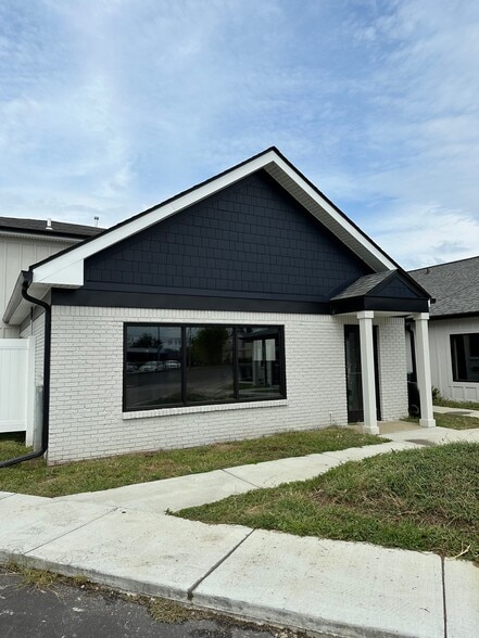 More Photos Of 7730 US Highway 42, Florence Unknown For Lease