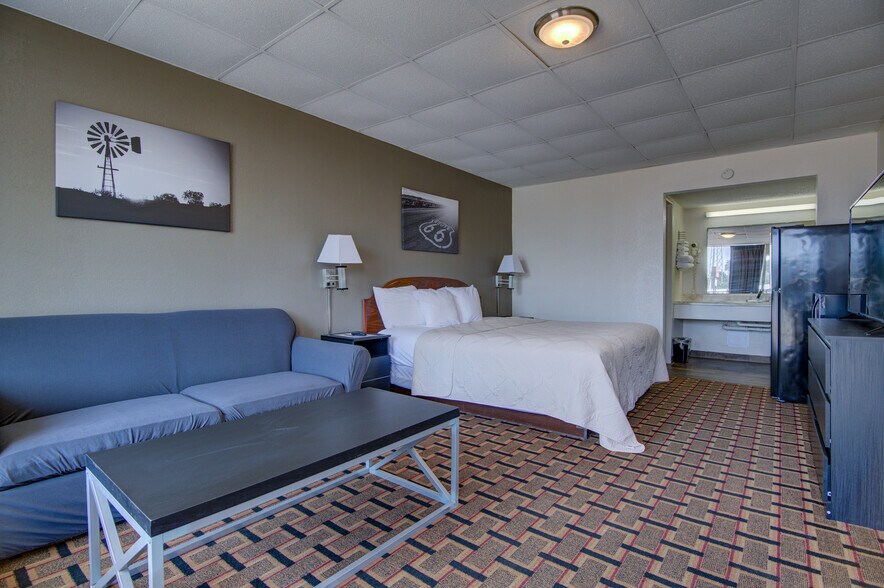 More Photos Of 100 W Wilson St, Valliant Hotel For Sale
