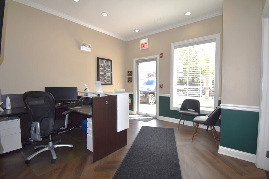 More Photos Of 219 White St, Frankfort Office Residential For Sale
