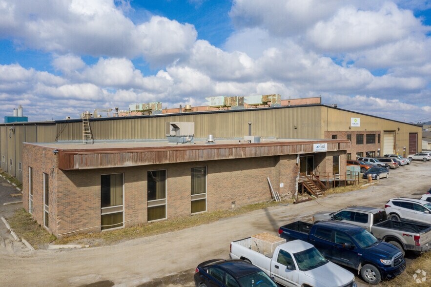More Photos Of 9815 48th St SE, Calgary Manufacturing For Lease