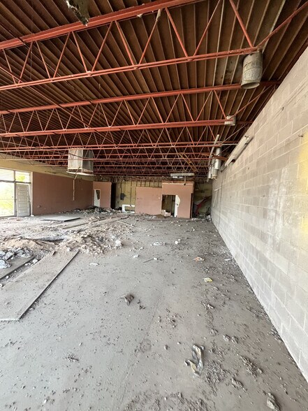 More Photos Of 6512-6528 N Peoria Ave, Tulsa General Retail For Sale