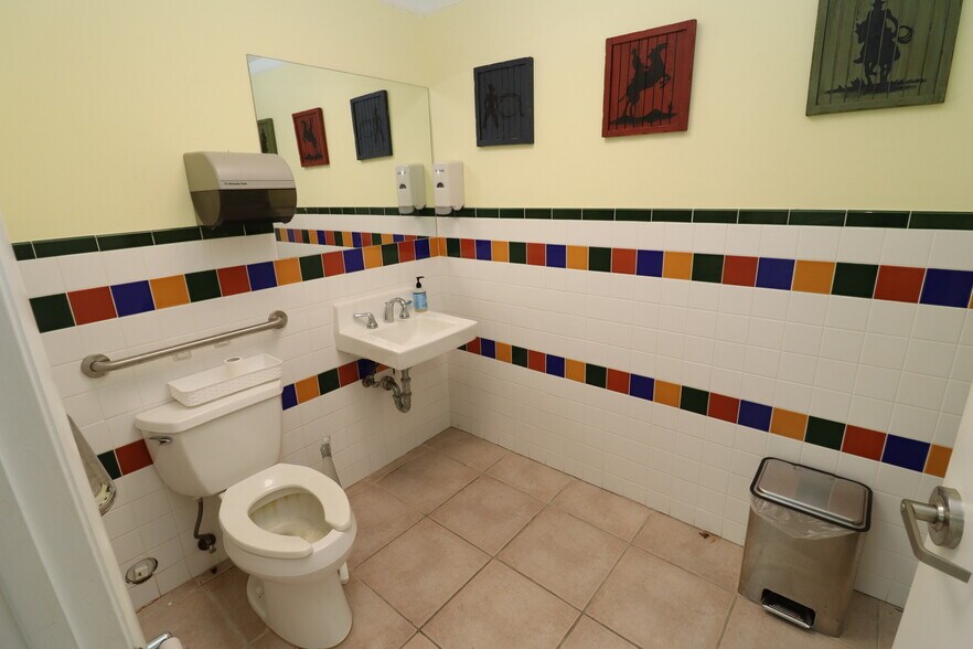 More Photos Of 6731-6755 Sunset Strip, Sunrise Unknown For Lease