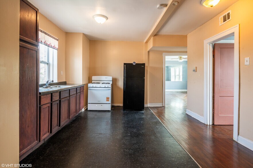 More Photos Of 1818 W 78th St, Chicago Apartments For Sale