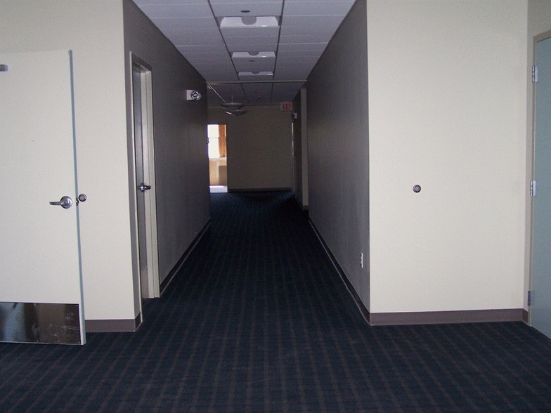 More Photos Of 5350 Summit Bridge Rd, Middletown Storefront Retail Office For Lease