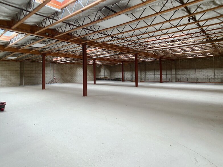 More Photos Of 9517 Gidley St, Temple City Manufacturing For Lease
