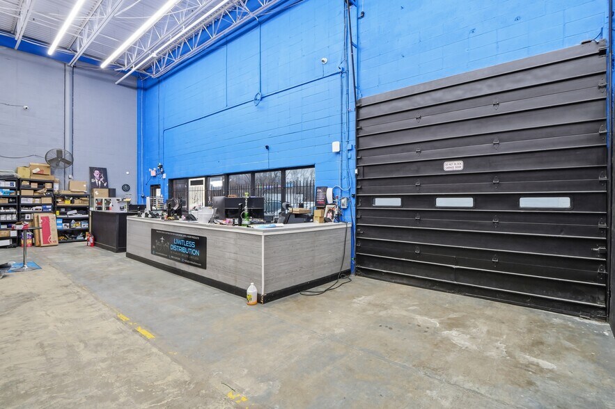 More Photos Of 610 Ryan Ave, Westville Warehouse For Lease