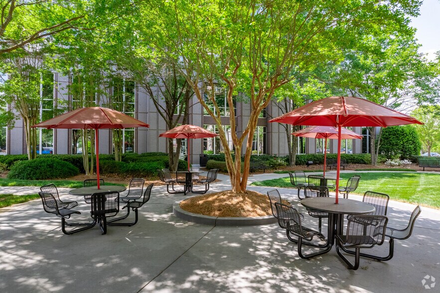 More Photos Of 3095 Satellite Blvd, Duluth Unknown For Lease