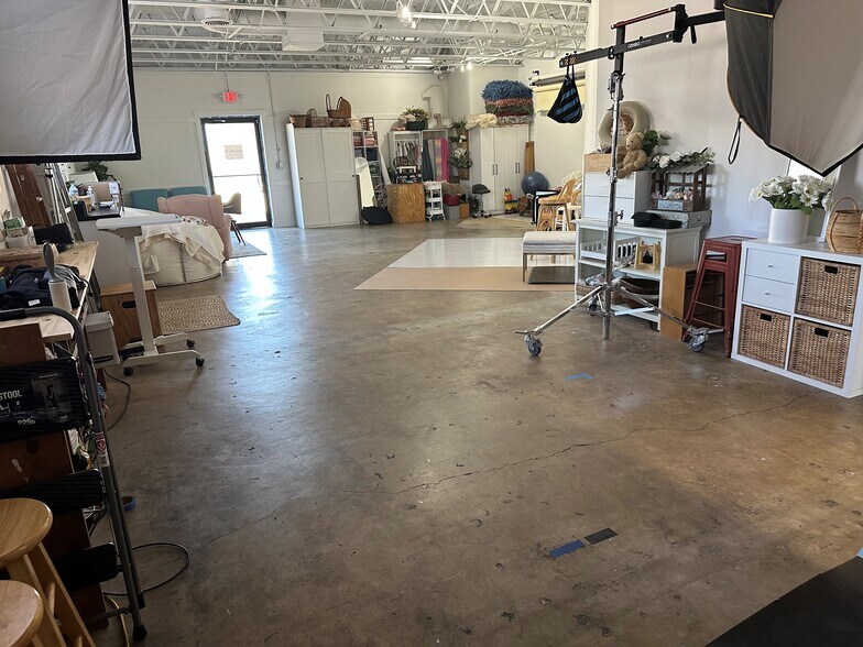 More Photos Of 1910 N Big Spring St, Midland Office For Lease