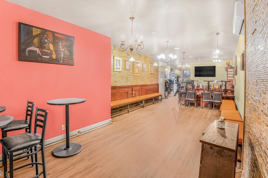 More Photos Of 911 DeKalb Ave, Brooklyn Storefront Retail Office For Sale