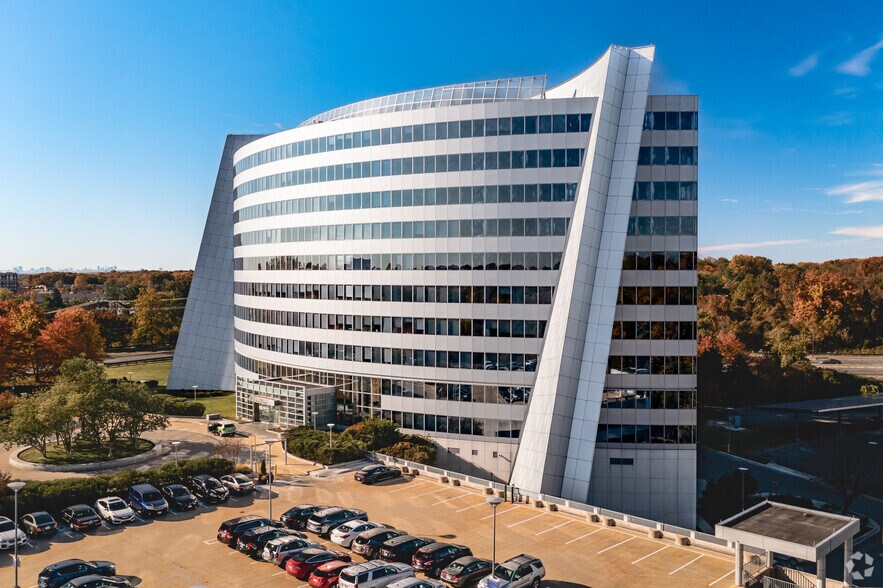 More Photos Of 1101 Wootton Pky, Rockville Office For Lease