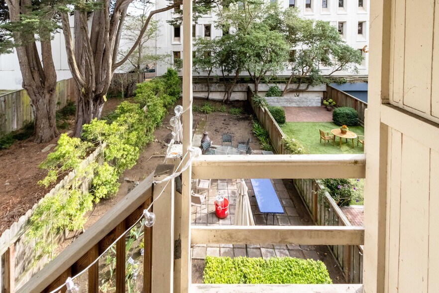 More Photos Of 3927-3929 Sacramento St, San Francisco Storefront Retail Residential For Sale