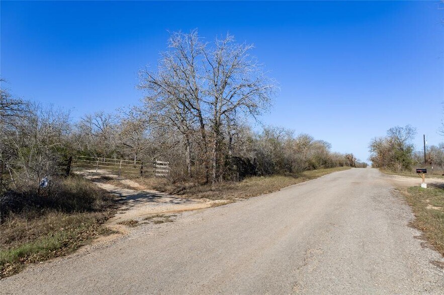 More Photos Of 399 Seals Creek Rd, Lockhart Land For Sale