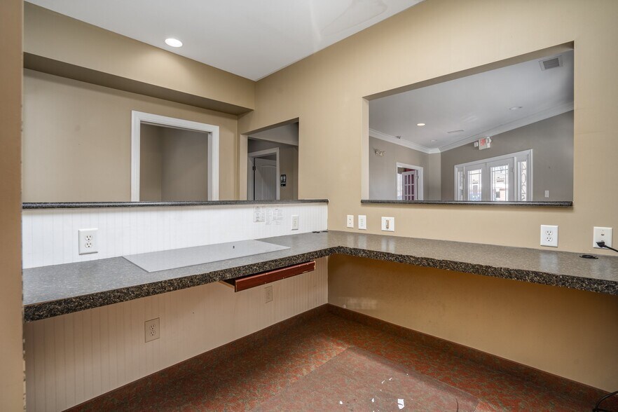 More Photos Of 4025 Capital Dr, Rocky Mount Office For Sale