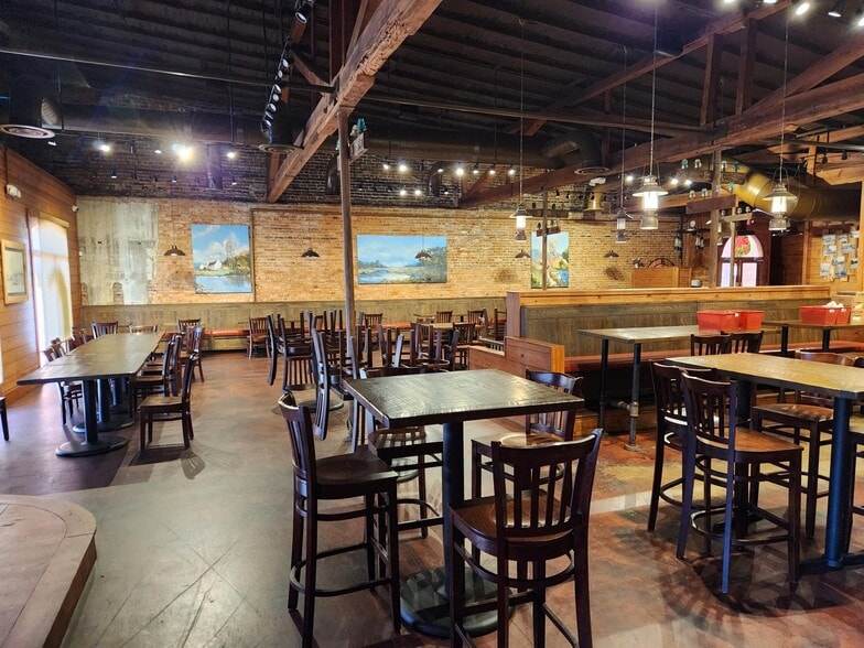 Primary Photo Of 122 Main St, Thomson General Retail For Sale