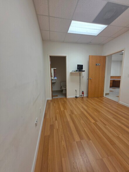 More Photos Of 19121 W Little York, Katy Medical For Lease