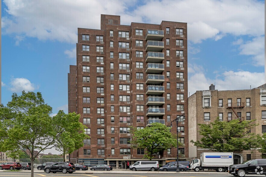 More Photos Of 1700 Grand Concourse, Bronx Apartments For Lease
