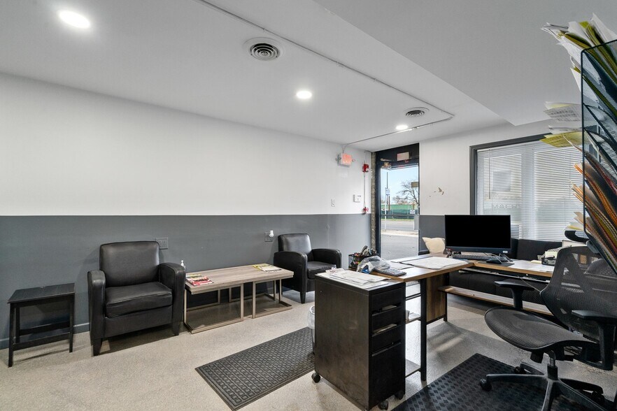 More Photos Of 5512 W 79th St, Burbank Storefront Retail Residential For Sale