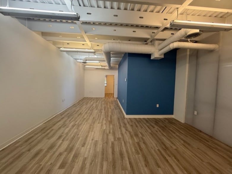 More Photos Of 2420 Midtown Plz NE, Albuquerque Warehouse For Lease