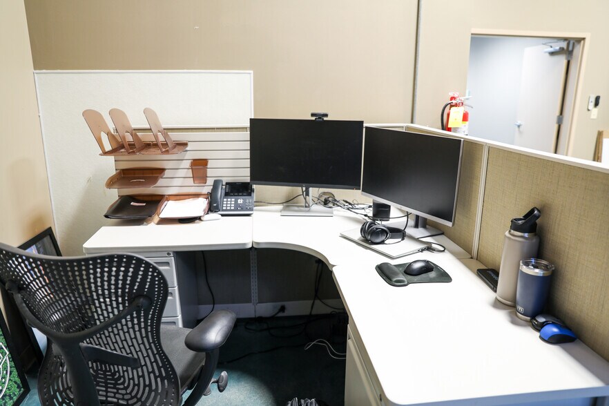 More Photos Of , Alpharetta Flex For Sale