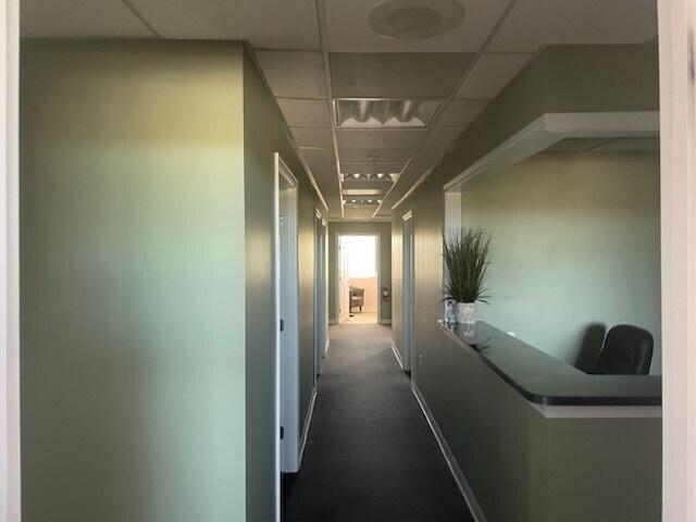 More Photos Of 1650 Elm St, Manchester Medical For Sale