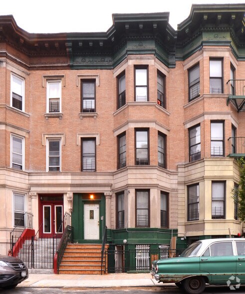 Primary Photo Of 1550 Bryant Ave, Bronx Apartments For Sale