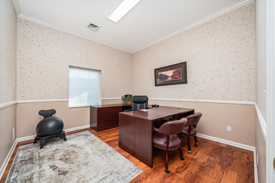 More Photos Of 1307 West Ave, Crossville General Retail For Lease