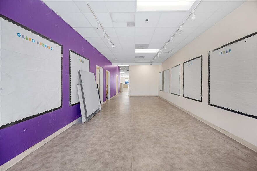 More Photos Of 3730-3780 N Blackstone Ave, Fresno Unknown For Lease