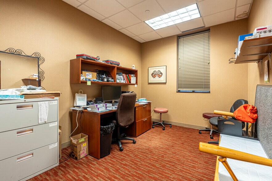 More Photos Of 16105 S La Grange Rd, Orland Park Medical For Lease