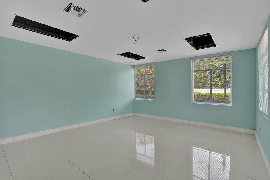 More Photos Of 15620 SW 29th St, Miramar Medical For Sale