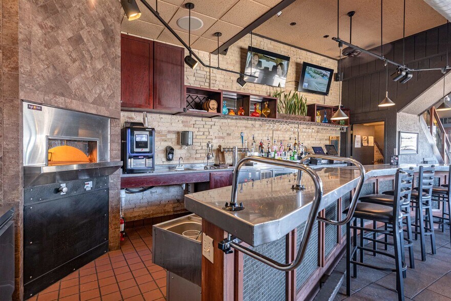 More Photos Of 232 Broadway, Wisconsin Dells Bar For Sale