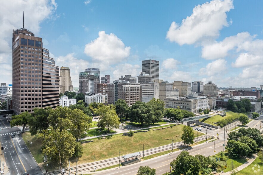 More Photos Of 40 S Main St, Memphis Office For Lease