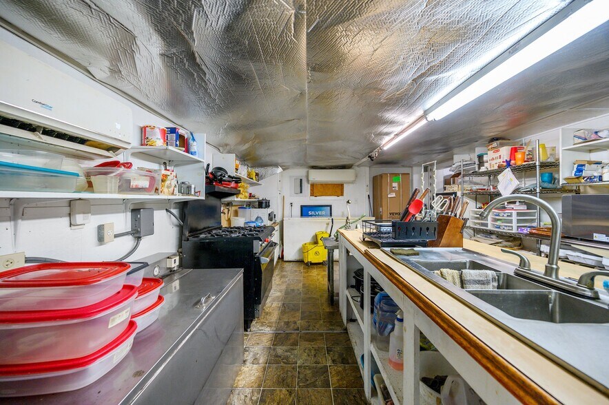 More Photos Of 309 E Washington St, Idabel Specialty For Sale