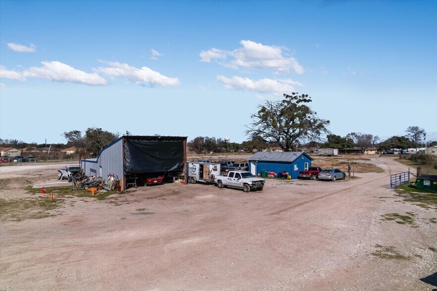 More Photos Of 1503 Holland Rd, Belton Warehouse For Lease