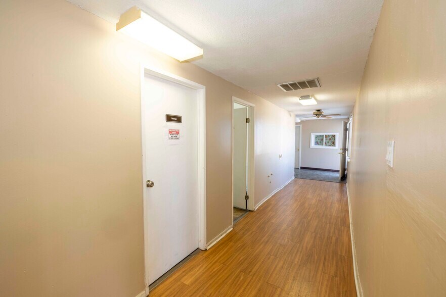 More Photos Of 18026 Jonathan St, Adelanto Medical For Lease