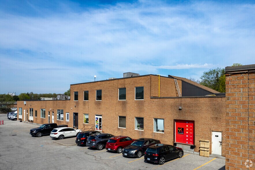More Photos Of 156 Duncan Mill Rd, Toronto Office For Lease