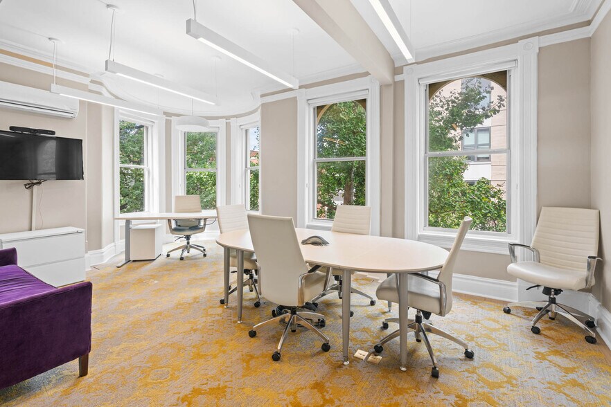 More Photos Of 2008 Hillyer Pl NW, Washington Office Residential For Sale