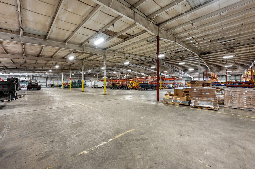 More Photos Of 5115 Frontage Rd N, Lakeland Manufacturing For Sale