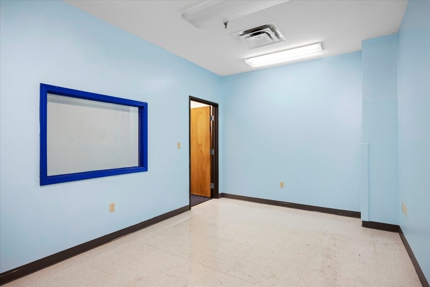 More Photos Of 2-4 W Ohio St, Butler Office For Sale