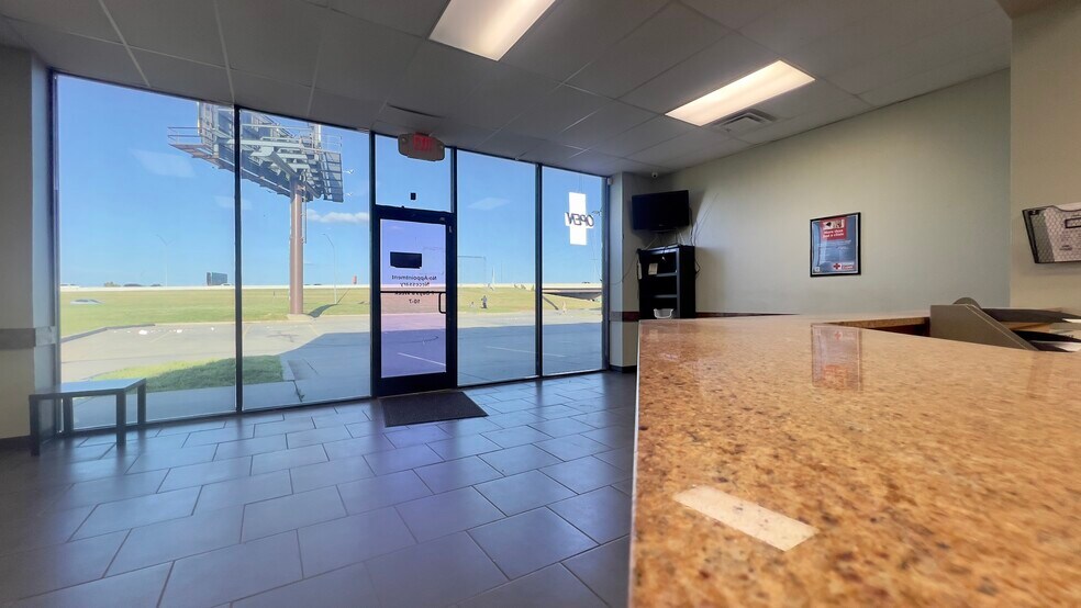 More Photos Of 1317 SE 44th St, Oklahoma City Freestanding For Lease