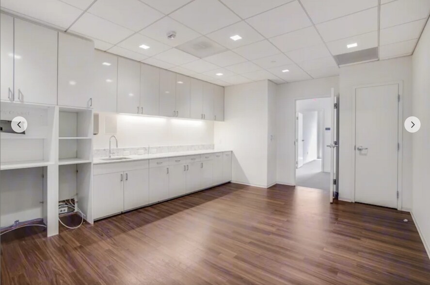 More Photos Of 1680 Duke St, Alexandria Office For Lease