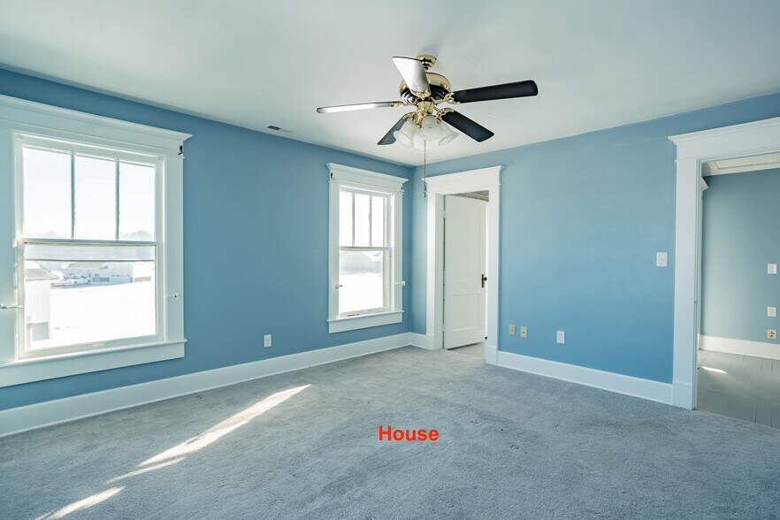 More Photos Of 8758 IN-9, Pendleton Light Manufacturing For Sale