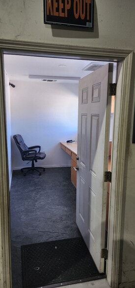 More Photos Of 4835 Rio Linda Blvd, Sacramento Warehouse For Lease